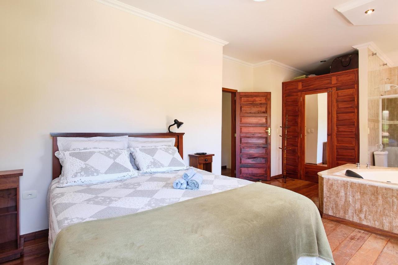 Вилла Casa Petunia Com Ar E Piscina Perto Do Centro Парати Экстерьер фото